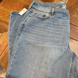 NWT mid rise boyfriend Jean